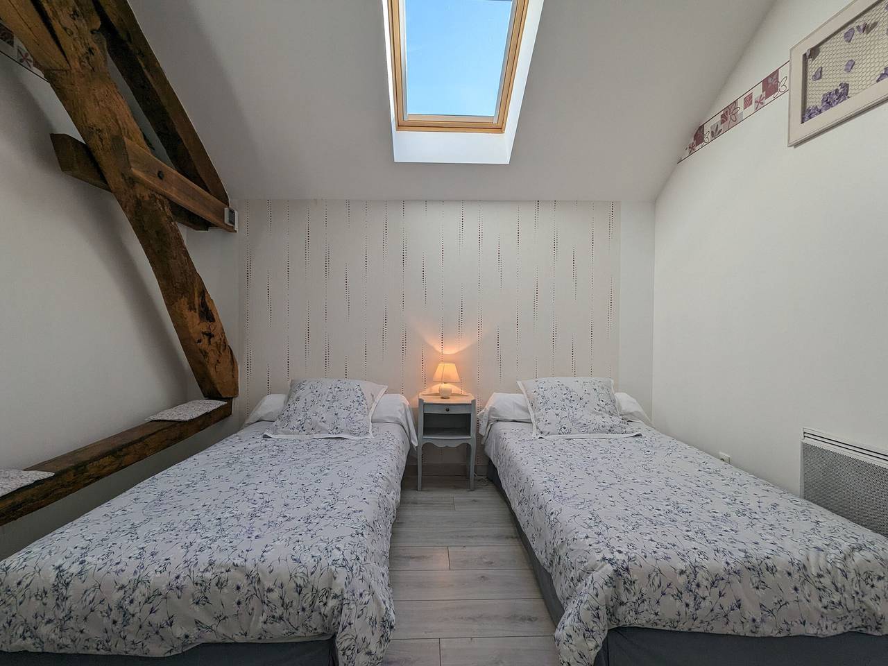 Charming Stone House with Terrace, Children's Amenities, and Nearby Nautical Activities in Pérassay, La Châtre region