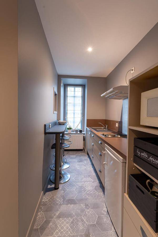 Gîte pour 3 personnes, avec jardin et vue à Saint-Léonard-de-Noblat - 4
