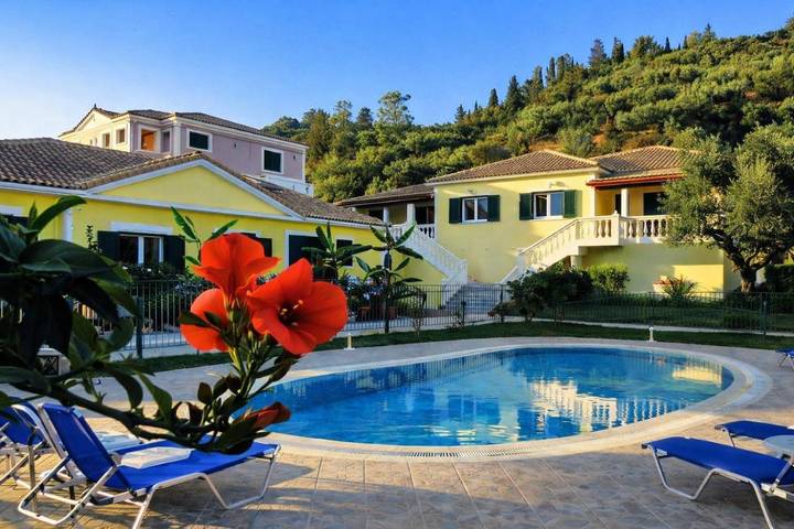 Apartmenthotel für 6 Personen, mit Pool und Garten sowie Ausblick - 1