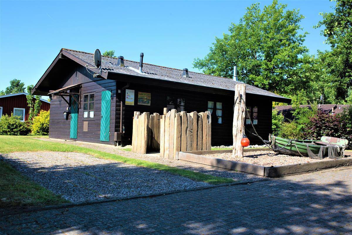 4 Personen Ferienhaus mit Kaminofen und Kanu in Otterndorf in Otterndorf, Cuxland