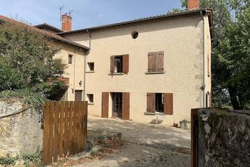 Location de vacances pour 14 personnes à Orliénas