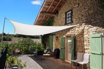 Gîte pour 6 personnes, avec jardin ainsi que balcon et piscine dans Lapenne
