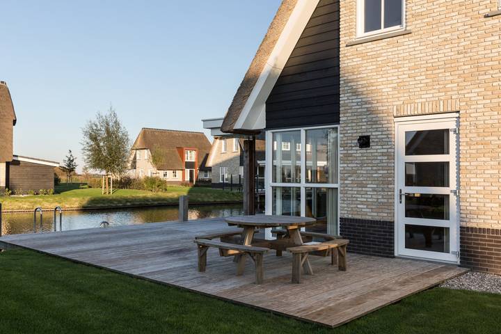 Villa für 8 Personen, mit Terrasse und Garten sowie Sauna
