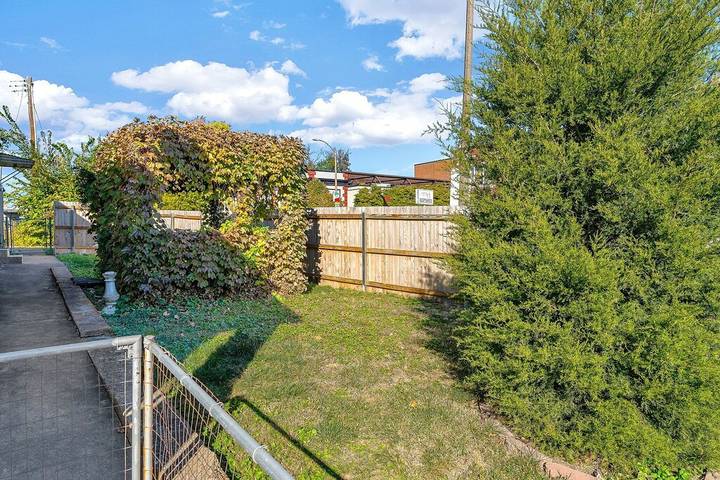 Vacation rental for 4 people, with yard and terrace in St. Louis