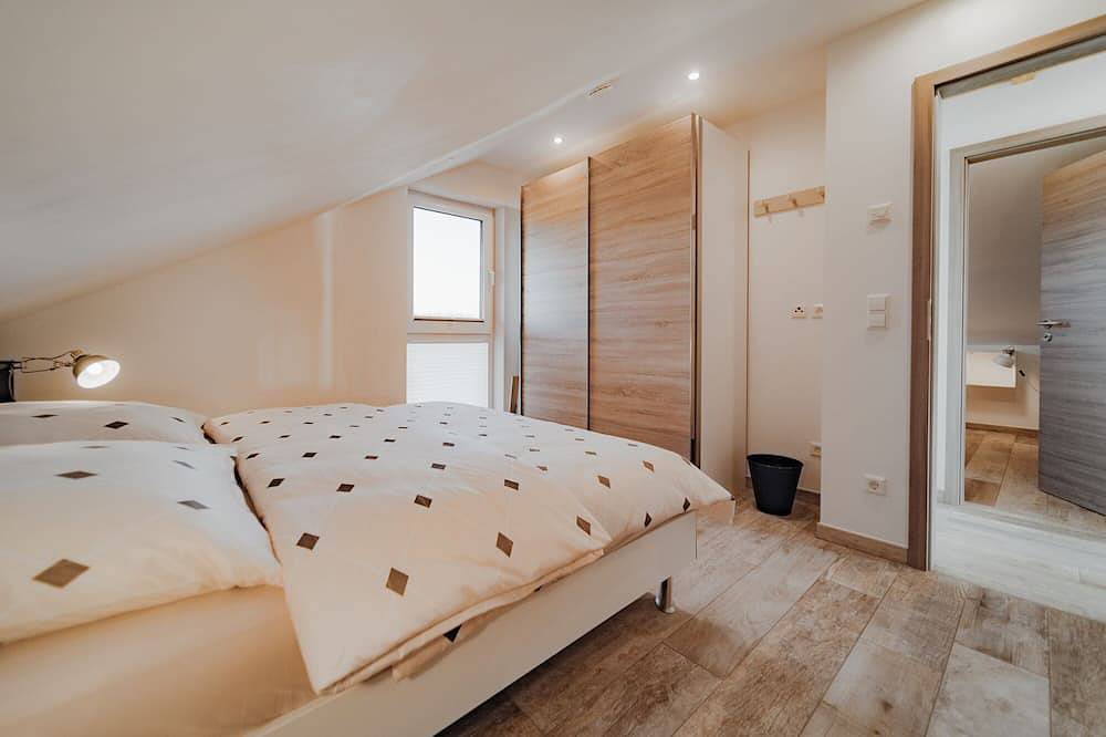 Ferienhaus Chalet 100 mit Privatstrand, Sauna und Kamin! in Löbnitz, Nordsachsen