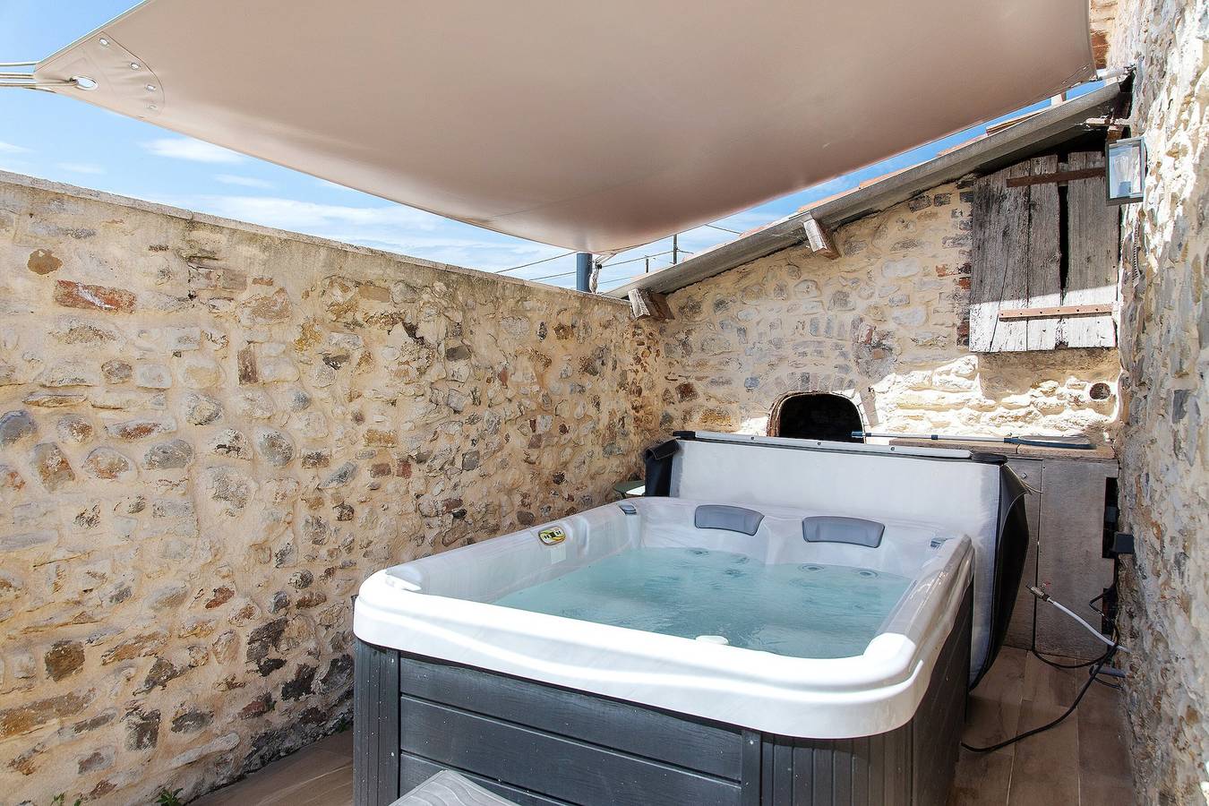 Séjour romantique à La Romance — Maison de charme avec spa privatif au cœur des Cévennes in Bagard, Région d'Alès