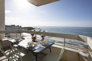 Gîte pour 4 personnes, avec piscine et balcon, adapté aux familles dans Office De Tourisme De Biarritz
