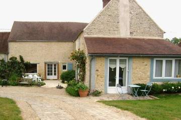 Gîte pour 12 personnes, avec jardin et terrasse à Fourches
