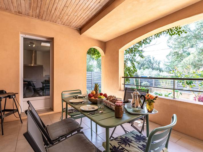 Location de vacances pour 4 personnes, avec jardin ainsi que vue et terrasse à Zonza - 3