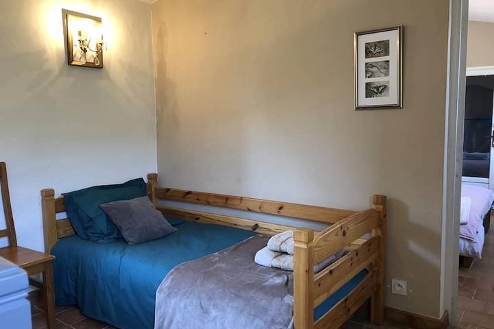 Location de vacances pour 4 personnes, avec balcon et jardin, animaux acceptés à Coursegoules - 2