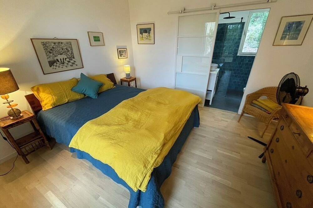 Romantic villa at the heart of Provence with olive grove and swimming pool in Puyvert, Regionaler Naturpark Luberon