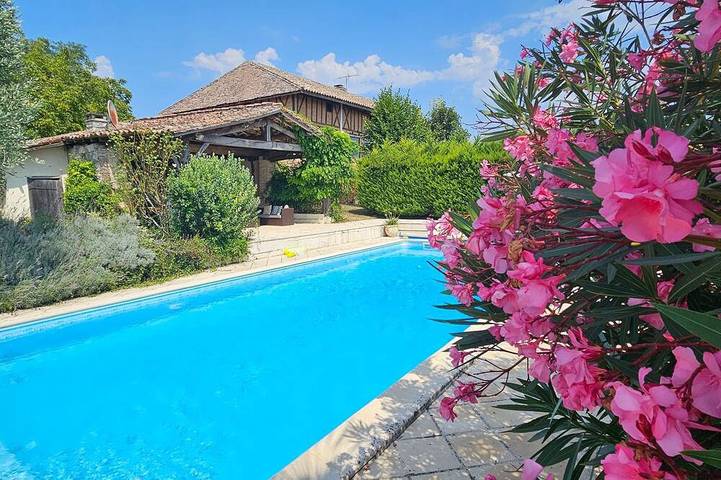 Location de vacances pour 4 personnes, avec Jardin à Saint-Étienne-de-Fougères
