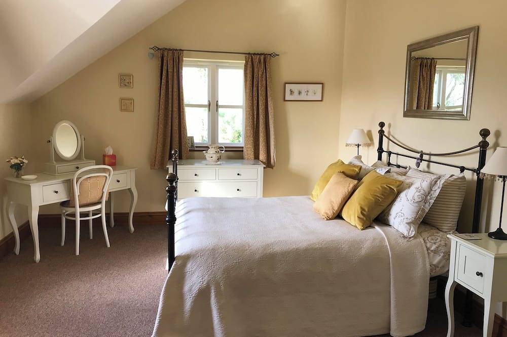 Entire apartment, Characterful Apartment With Stunning Countryside Views in Hay-on-Wye, Brecon Beacons