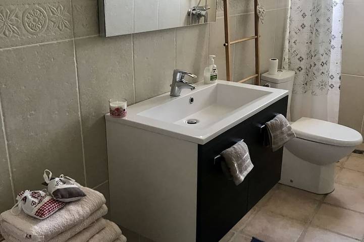 Gîte pour 2 personnes, avec balcon à Eccica-Suarella - 2