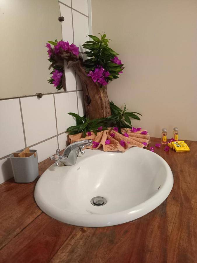 Gîte pour 3 personnes, avec jardin ainsi que vue et balcon dans Atuona - 3