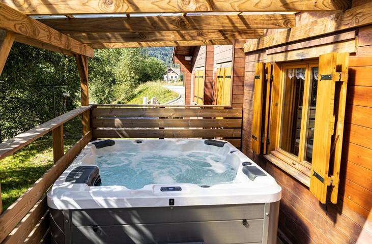 Chalet pour 6 personnes, avec Jacuzzi et Jardin