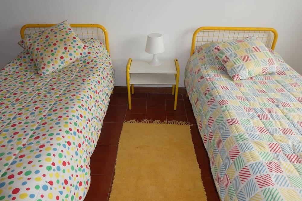 A pocos metros de una playa magnífica para la práctica del surf. in Silveira, Distrito de Lisboa