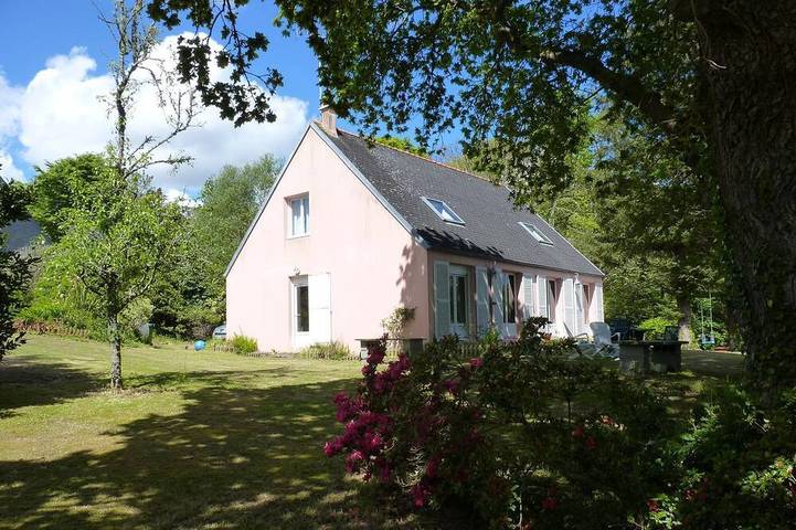 Location de vacances pour 6 personnes, avec jardin à Plougonvelin
