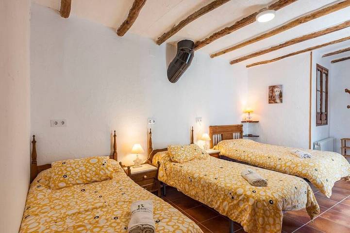 Cortijo Don Simón Cabra in Cabra, Sierras Subbéticas