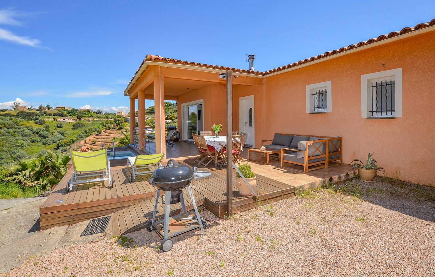 Apartamento vacacional entero, Apartamento con vistas al mar, piscina, aparcamiento y terraza, a 1 km de Villanova in Villanova (Córcega), Region de Ajaccio