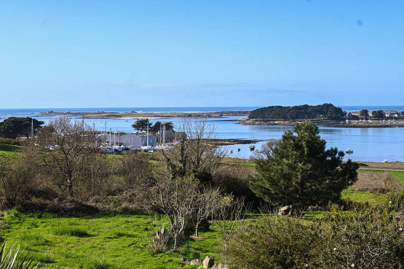 Holiday home for 12 people with ocean view in Trébeurden, Pink Granite Coast