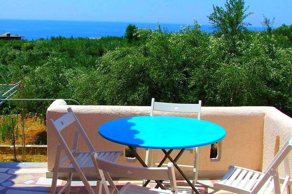 Ganze Wohnung, Das Blue Moon Apartment \"Iris Blu\", Meerblick, 500 Meter vom Strand entfernt in Ferma, Lasithi