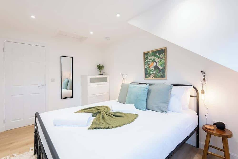 The Pinkish House - 4 bed home in the town centre in Blairgowrie (Perthshire), Perthshire