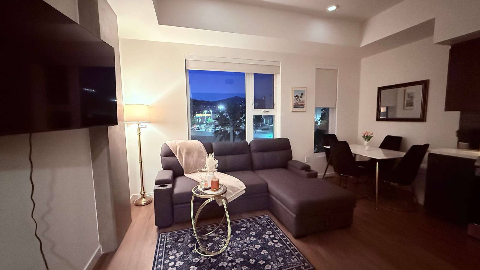 Entire apartment, Luxury 1Br by Oneluxstay in Hollywood, Los Angeles