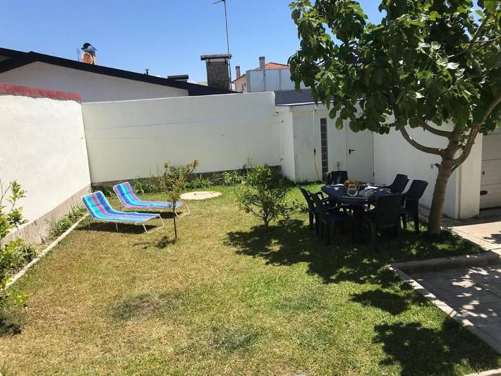 Location de vacances pour 6 personnes, avec jardin dans Árvore