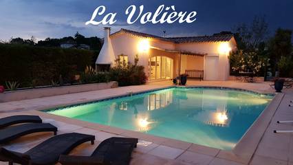 Gîte pour 4 personnes, avec jardin ainsi que terrasse et piscine à Cardet