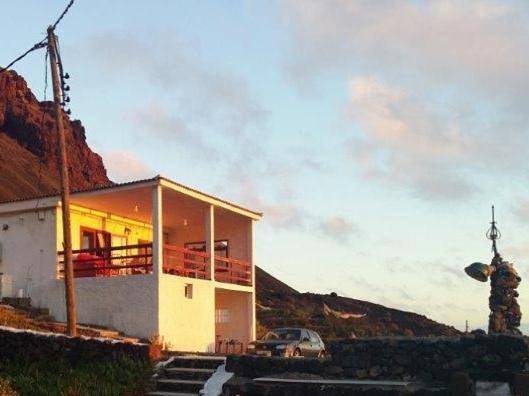 Chalet para 8 personas, con piscina además de vistas y jardín en El Hierro - 2