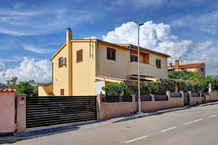 Ferienwohnung für 3 Personen, mit Balkon/Terrasse, mit Haustier in Fazana - 2