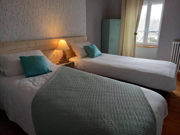 Location de vacances pour 10 personnes, avec vue et jardin, adapté aux familles à Nébouzat - 4