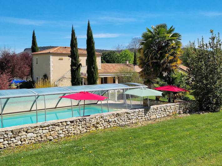 Location de vacances pour 2 personnes, avec piscine et jardin à Veyrines-de-Domme - 2