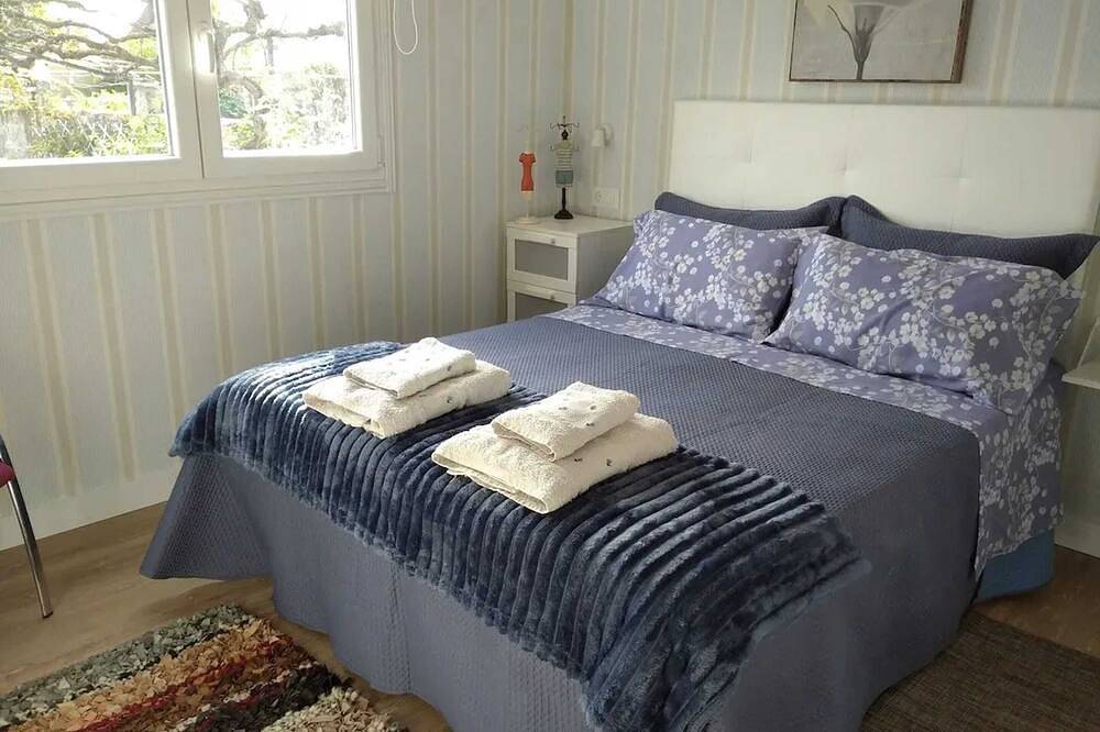Homerez - Charming House in Parada with Large Garden in O Pereiro de Aguiar, Ourense Region