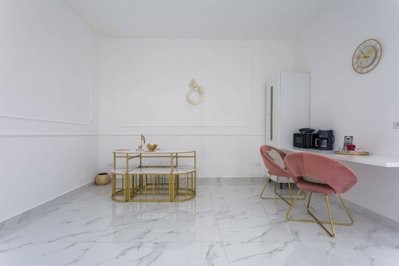Entire apartment, Suite Bianca in Naples, Naples Province