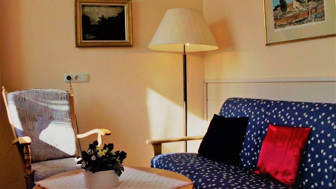 Hotel garni Floriani - double room no.2, no.4, no.6, no.8 with shower and toilet, balcony in Göllstock, Berchtesgaden