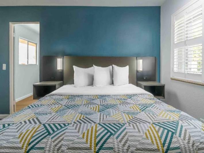 Ganze Wohnung, 1 Kingsize-Bett | Nsmk, Micfridge in Madera, Madera County