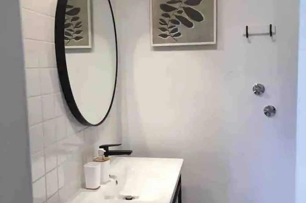 Ganze Wohnung, Beautiful Apartment With Huge Terrace and Sea View in Zaton, Dubrovnik-Neretva