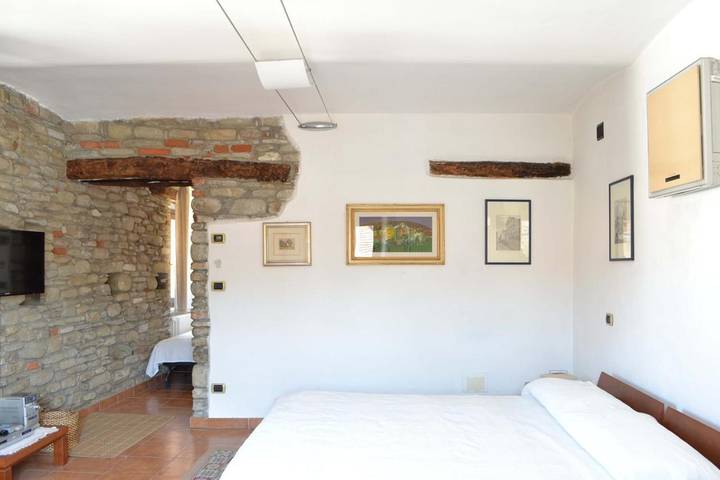 Location de vacances pour 4 personnes, avec terrasse, animaux acceptés à Monastero Bormida