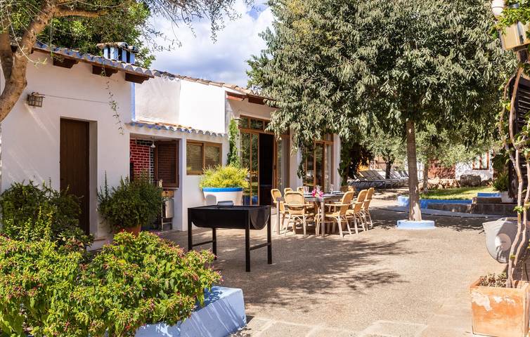 Casa de vacaciones Finca Can Lluc con piscina y Wi-Fi; ideal para ciclistas in Alaró, Interior de Mallorca