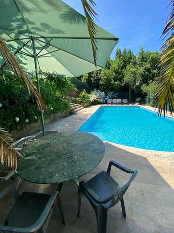 Villa pour 13 personnes, avec jardin ainsi que vue et piscine à Biarritz