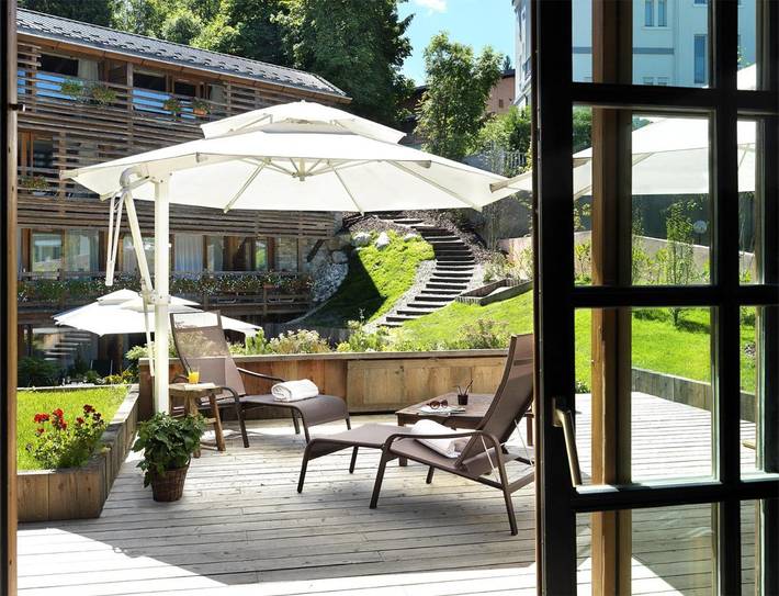 Hôtel pour 2 personnes, avec Balcon et Jacuzzi ainsi que Terrasse et Jardin