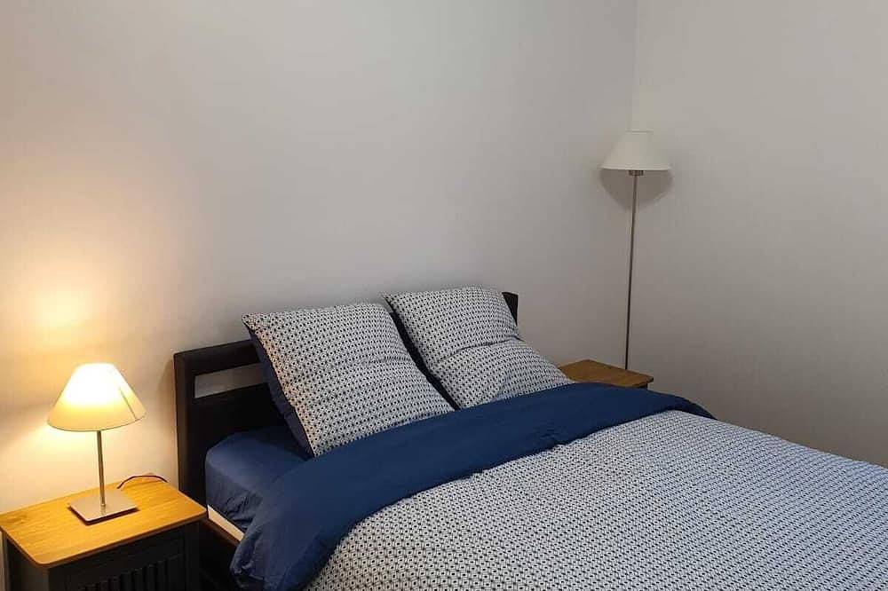 Appartement entier, Logement entier F2 meublé très lumineux et cosy- Le Plessis-Robinson, France in Le Plessis-Robinson, Hauts-de-Seine