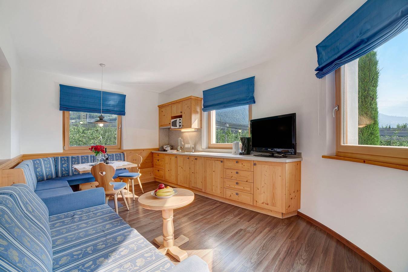 Ganze Wohnung, Ferienwohnung 'Obermoarhof Mutspitze' mit Bergblick, Gemeinschaftsgarten und Wlan in Algund, Ortleralpen