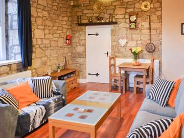 Log Cabin for 2 People in Northumberland, North East England, Photo 3