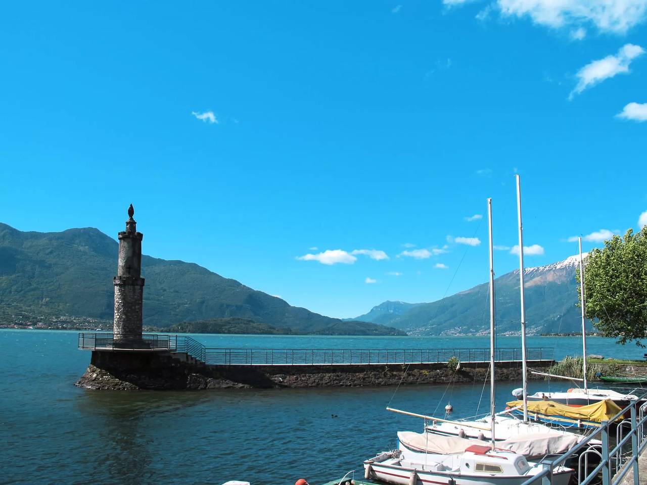 Entire apartment, 4 Rooms 5 People in Comune di Gera Lario, Valtellina