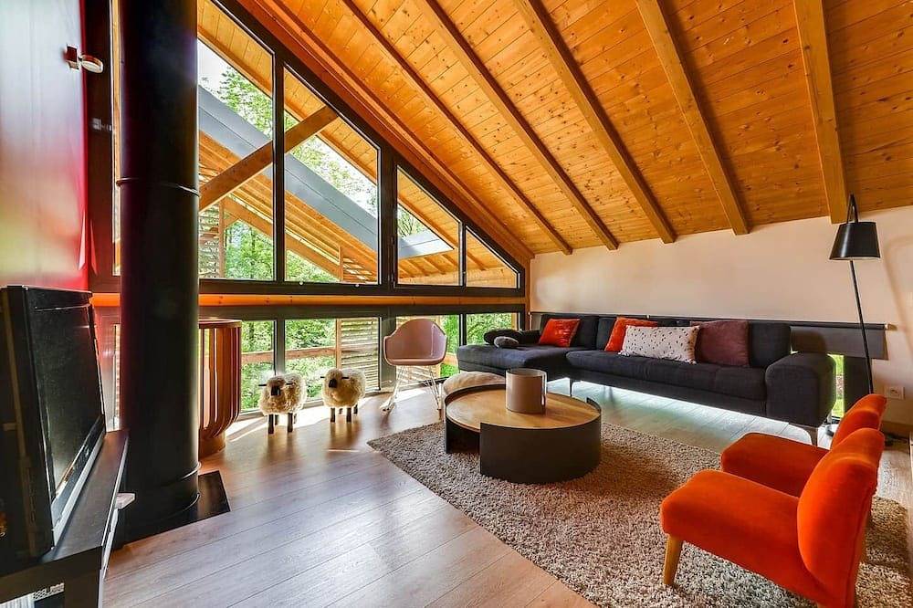 Luxury Chalet 12 Guests – Mont-Blanc View – Near Chamonix in Servoz, Region Bonneville