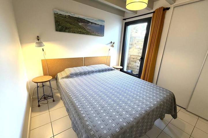 Location de vacances pour 10 personnes, avec jardin et piscine à Josse - 2