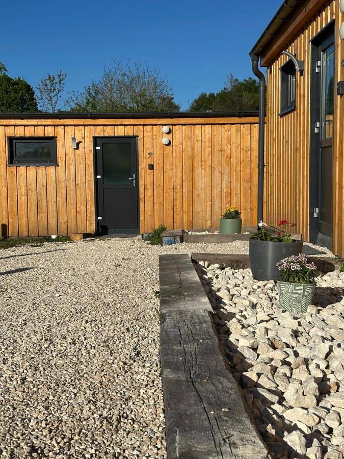 Camping pour 6 personnes, avec jardin ainsi que piscine et jacuzzi en Corrèze - 3